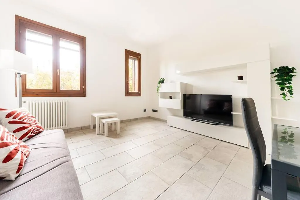 Appartamento Unico A Bologna Con 3 Camere E Parcheggio Gratuito Italien