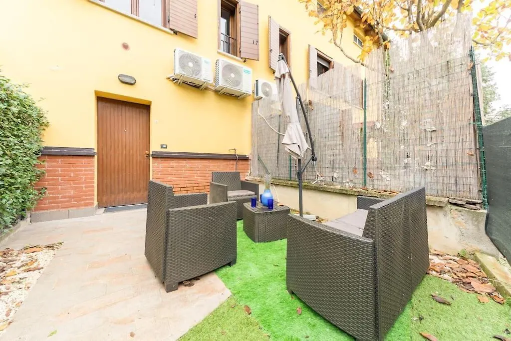 Appartamento Unico A Bologna Con 3 Camere E Parcheggio Gratuito Lägenhet