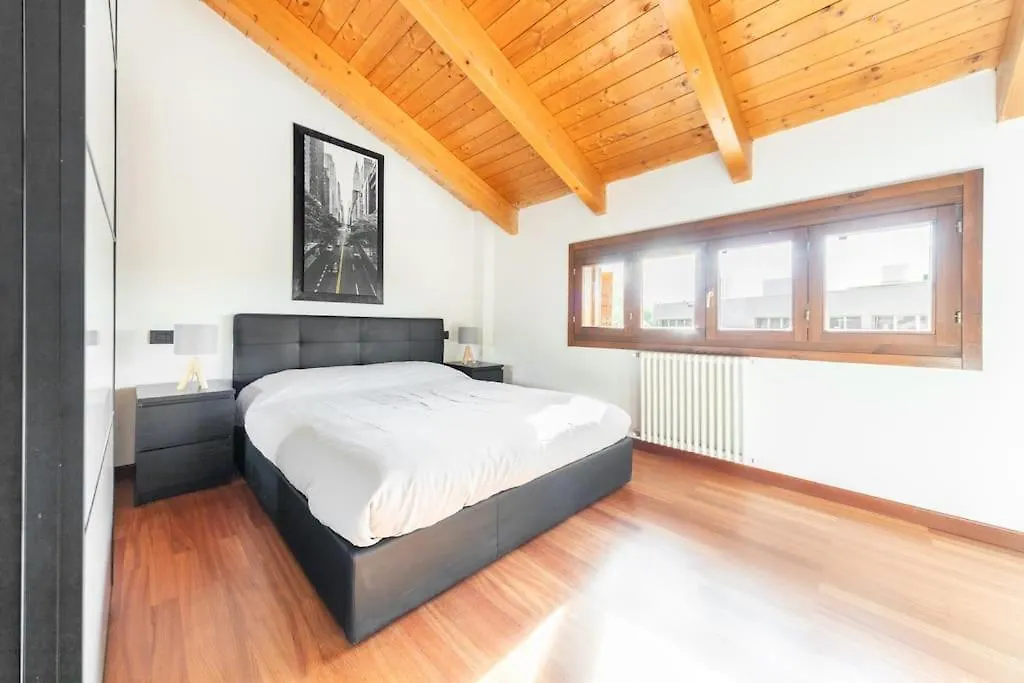Appartamento Unico A Bologna Con 3 Camere E Parcheggio Gratuito